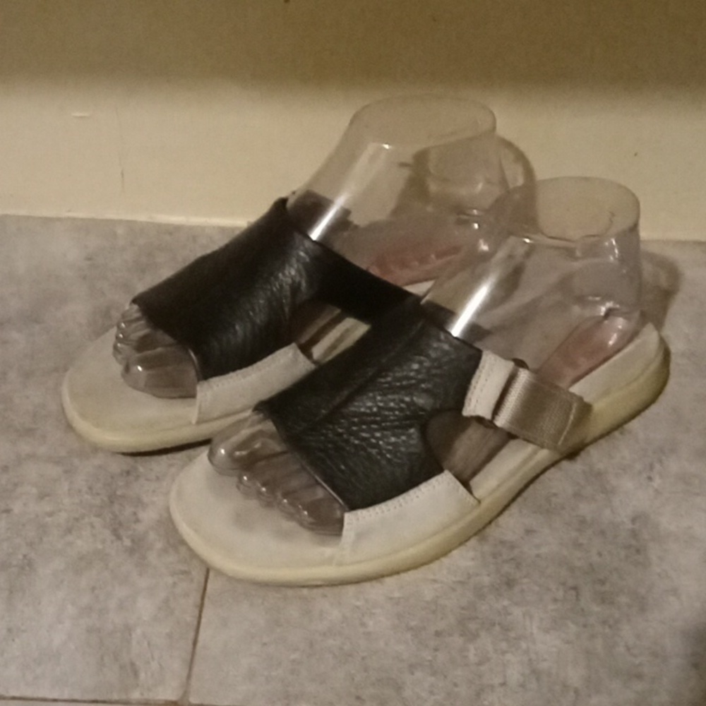 PRADA sandalia size 36 women